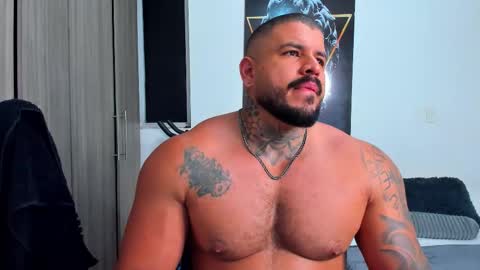 Snapshot of mario_teran chatting on October 3, 9:50 am Mario Teran online show from October 3, 9:50 am