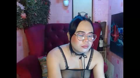 LEAH online show from November 11, 1:02 pm