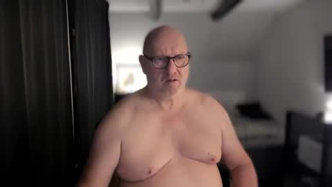 Mark online show from February 14, 8:37 pm