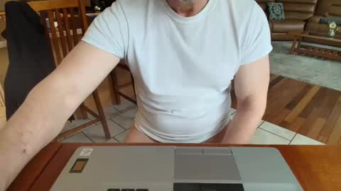 Mark online show from March 1, 3:05 pm