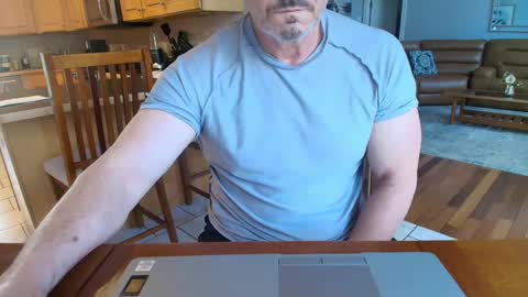 Mark online show from March 6, 9:09 pm