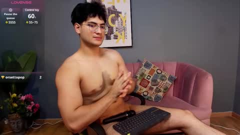 Snapshot of mark_evans1_ chatting on February 19, 7:37 pm mark_evans1_ online show from February 19, 7:37 pm