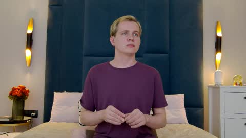 Mark online show from March 27, 10:00 pm