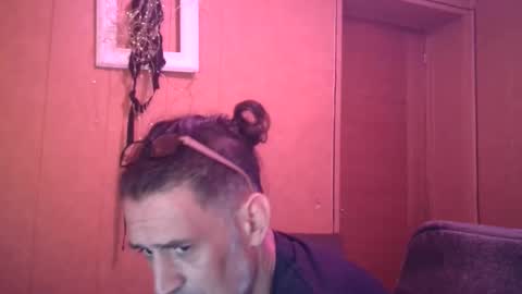 markbcnx online show from December 3, 9:59 pm