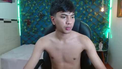 markbowie online show from February 1, 7:11 pm