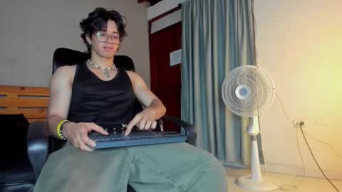 markuss___ online show from October 16, 3:06 am