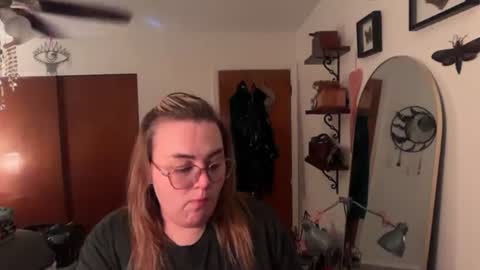 maroon_moon online show from August 10, 1:54 am