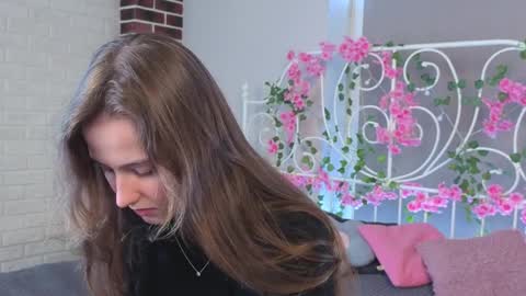 Andriella online show from March 28, 9:43 am