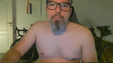 marriedcock1980 online show from December 10, 4:49 pm