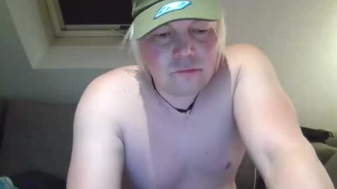 mars0481 online show from December 6, 7:06 pm