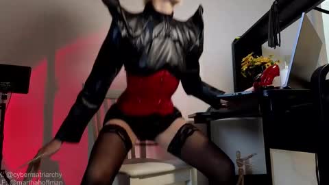 Snapshot of marthahoffman chatting on October 10, 6:30 am Ultimate Goddess online show from October 10, 6:30 am