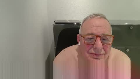 martin_1947 online show from December 19, 10:27 pm