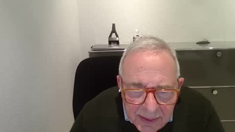 martin_1947 online show from November 15, 3:35 pm