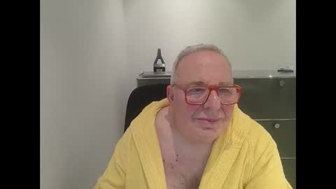 Snapshot of martin_1947 chatting on January 3, 9:26 pm martin_1947 online show from January 3, 9:26 pm