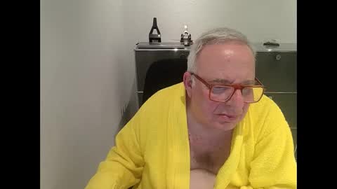 Snapshot of martin_1947 chatting on March 2, 10:59 pm martin_1947 online show from March 2, 10:59 pm