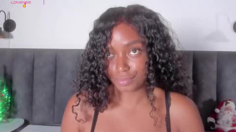 Laura online show from November 16, 10:01 pm