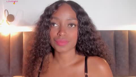 Laura online show from November 7, 8:44 pm