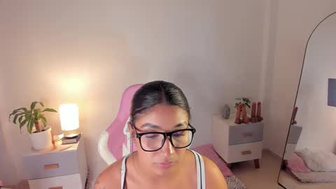 Snapshot of martina_monst chatting on October 6, 3:57 am martina Monst online show from October 6, 3:57 am