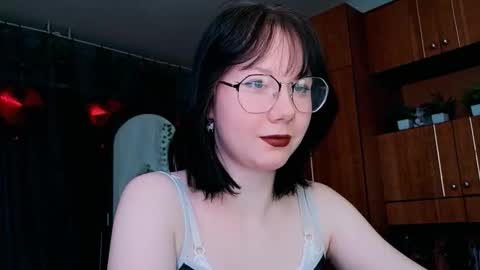 Nancy online show from February 25, 2:09 pm