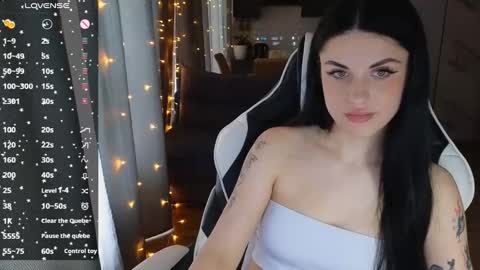 Snapshot of mary___moore chatting on March 4, 6:04 am Maria online show from March 4, 6:04 am