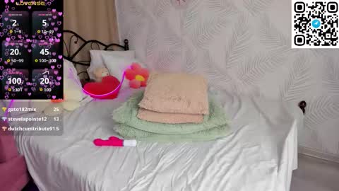 mary__bailey online show from December 19, 12:50 am