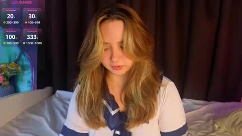 Snapshot of mary_broks chatting on October 17, 7:01 am mary_broks online show from October 17, 7:01 am