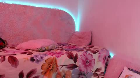 mary_creaamy online show from February 7, 8:22 am