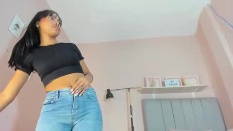 Snapshot of mary_cute9 chatting on September 22, 12:53 pm mary_cute9 online show from September 22, 12:53 pm