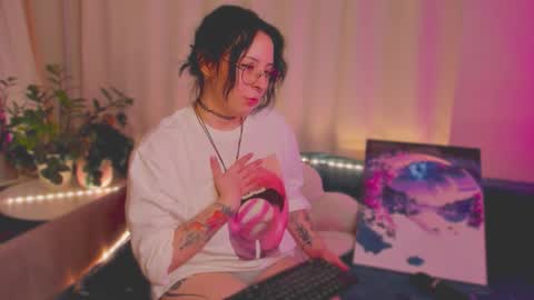 Mary online show from February 5, 7:01 am