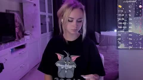 Mary online show from September 11, 7:48 pm