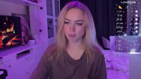 Mary online show from October 13, 8:44 pm