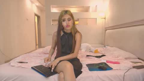 Snapshot of marya442004 chatting on September 18, 7:29 pm marya442004 online show from September 18, 7:29 pm