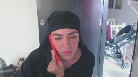 Snapshot of maryam_arabicmilk chatting on December 28, 8:25 pm maryam_arabicmilk online show from December 28, 8:25 pm