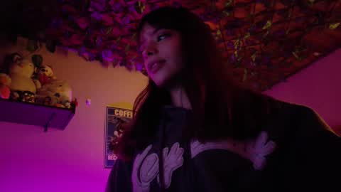     online show from February 13, 7:33 am