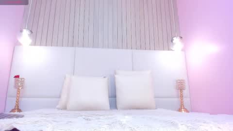 Snapshot of maryevans_ chatting on September 24, 12:34 pm online show from September 24, 12:34 pm