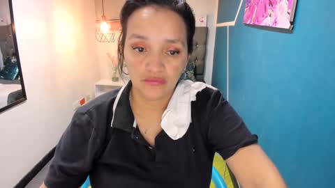 Snapshot of marylinmilf chatting on December 14, 1:49 am Marylin online show from December 14, 1:49 am