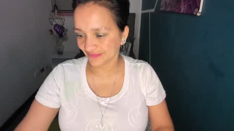 Snapshot of marylinmilf chatting on December 20, 2:19 am Marylin online show from December 20, 2:19 am