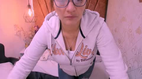 Snapshot of marylinmilf chatting on October 18, 8:13 pm Marylin online show from October 18, 8:13 pm