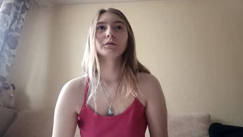 Snapshot of marylynreifsnider chatting on October 20, 7:02 am Hi My name is Elina Im 18 years old. online show from October 20, 7:02 am