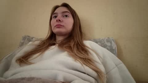 Snapshot of marylynreifsnider chatting on September 24, 10:33 am Hi My name is Elina Im 18 years old. online show from September 24, 10:33 am
