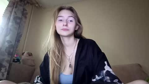 Snapshot of marylynreifsnider chatting on October 6, 6:09 am Hi My name is Elina Im 18 years old. online show from October 6, 6:09 am