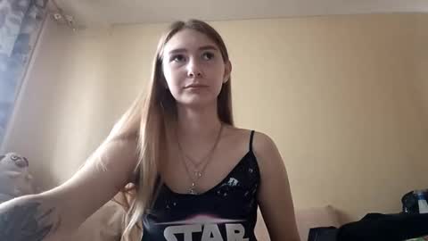 Snapshot of marylynreifsnider chatting on October 10, 6:52 am Hi My name is Elina Im 18 years old. online show from October 10, 6:52 am
