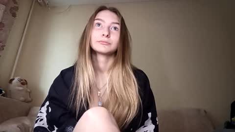 Snapshot of marylynreifsnider chatting on October 8, 6:41 am Hi My name is Elina Im 18 years old. online show from October 8, 6:41 am