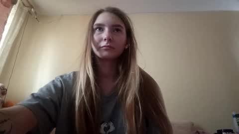 Snapshot of marylynreifsnider chatting on September 30, 6:02 am Hi My name is Elina Im 18 years old. online show from September 30, 6:02 am