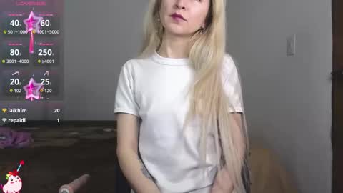 Snapshot of marylyrose chatting on October 6, 11:55 pm maryly rose online show from October 6, 11:55 pm