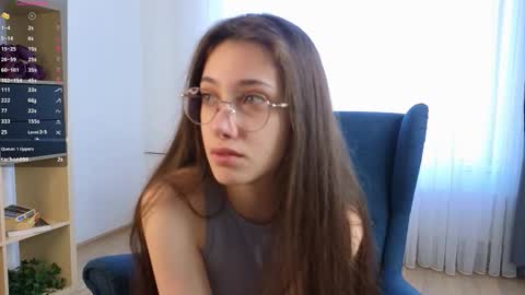 Hi Im Olivia Im new here3 online show from March 19, 3:23 am