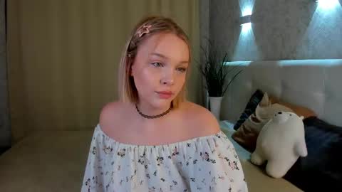 Mary online show from February 1, 9:17 am