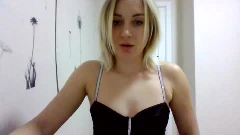 Snapshot of maryyemm chatting on January 14, 8:04 pm maryyemm online show from January 14, 8:04 pm