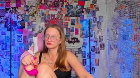 Snapshot of maryyy_may chatting on October 15, 6:42 pm maryyy_may online show from October 15, 6:42 pm