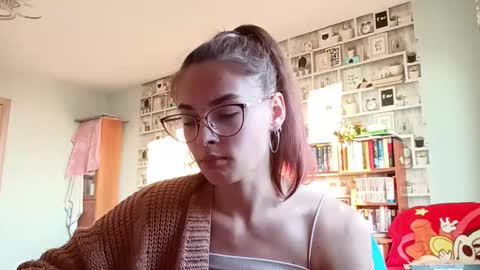 Kelly online show from April 6, 9:10 am